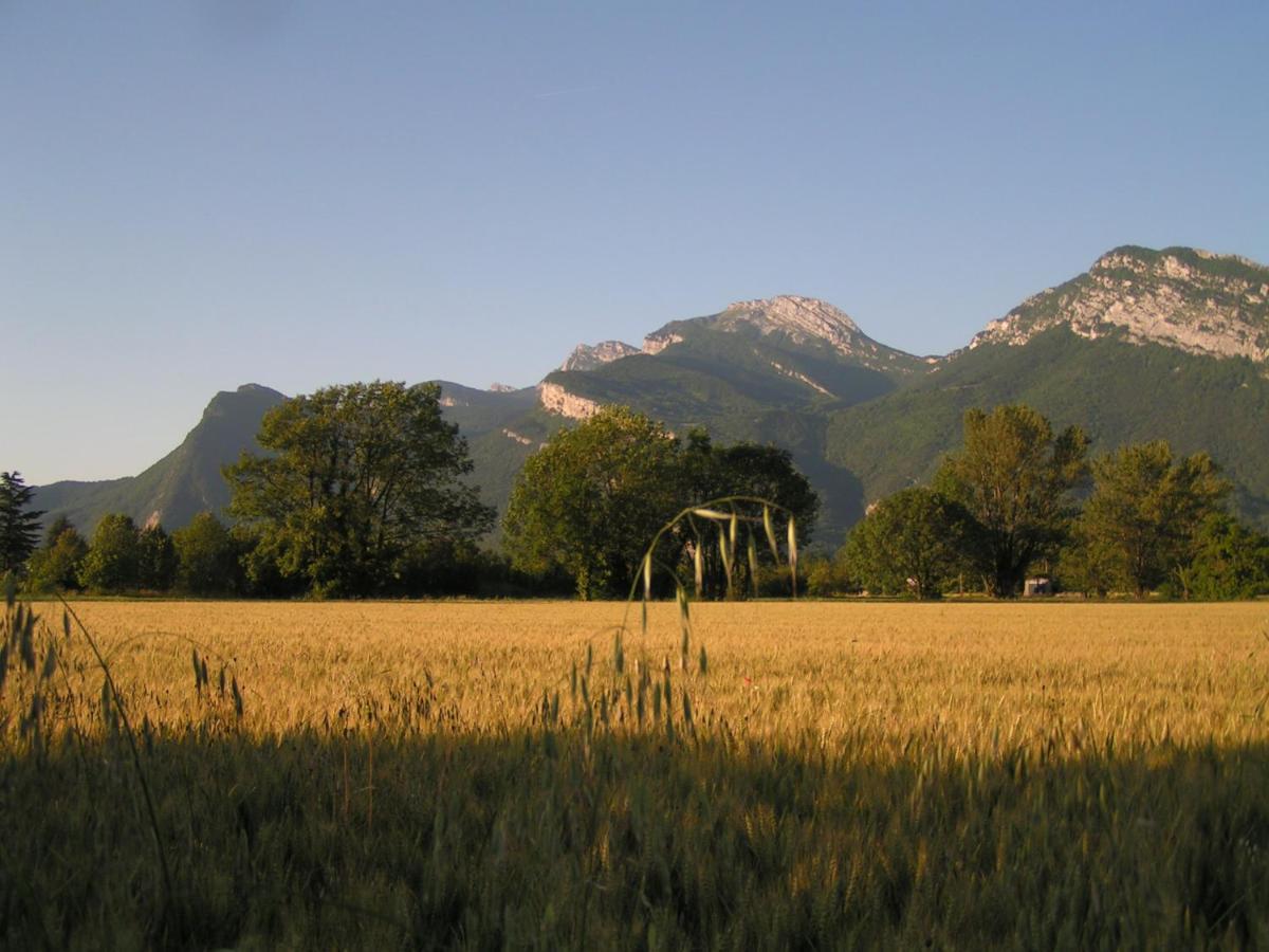 Les Champs Dores Noyarey ภายนอก รูปภาพ